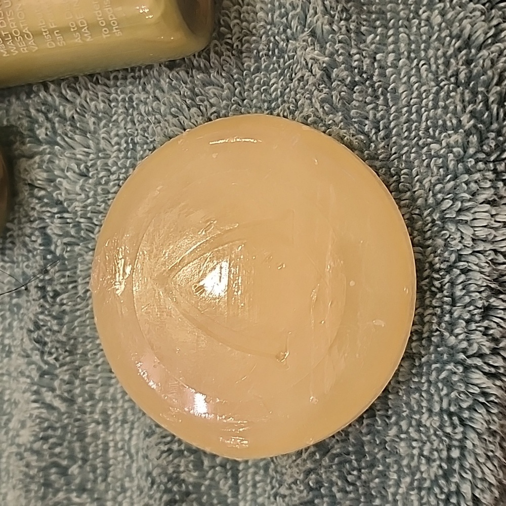 Aulani Bath & Body Products. Shampoo,  Conditioner, Soap, Lotion. - Picture 4 of 11